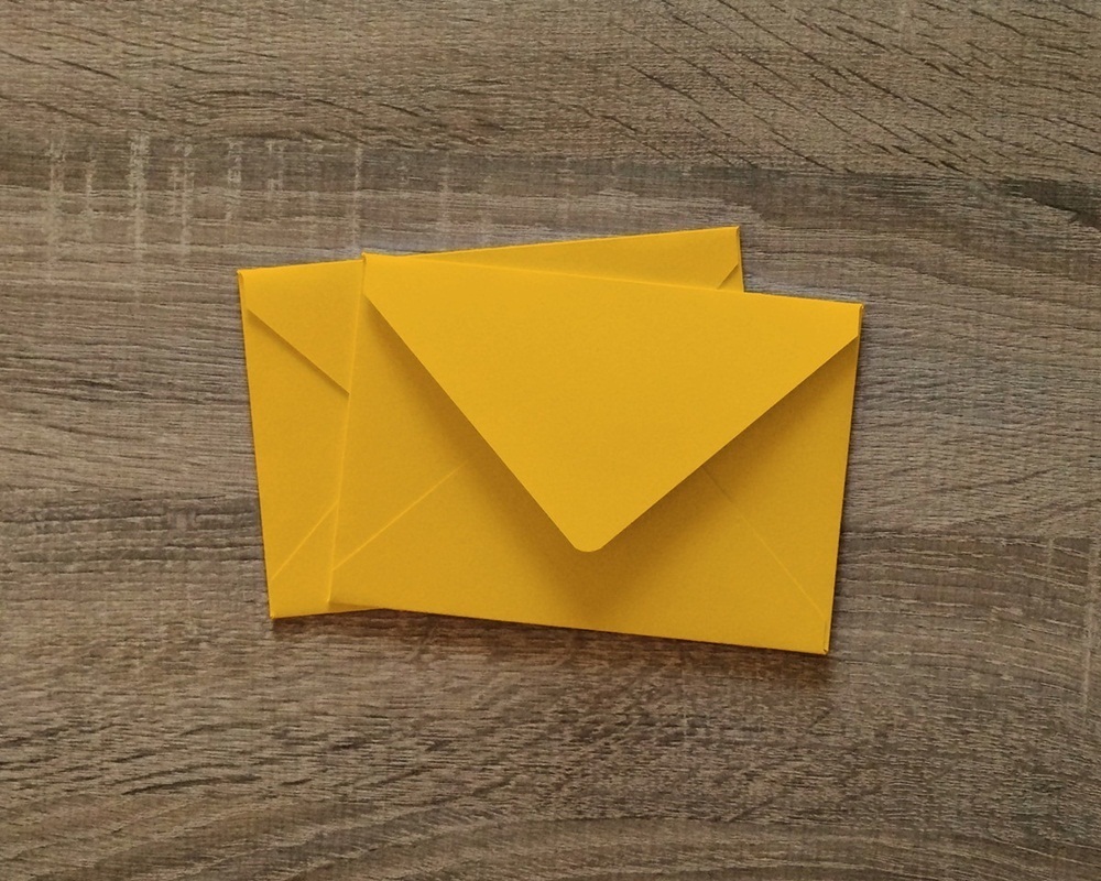 envelope amarelo